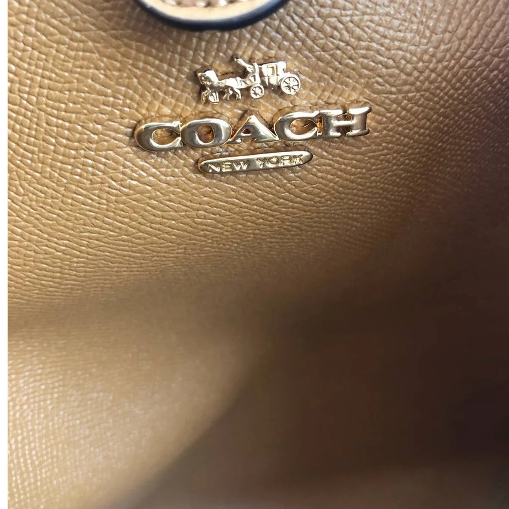 Last one New 🎀 Coach City Tote In Signature Canvas With Pink Cherry Print - Picture 6 of 9